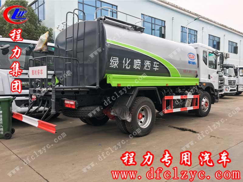 湖北程力專用汽車有限公司生產(chǎn)的國六東風D9灑水車